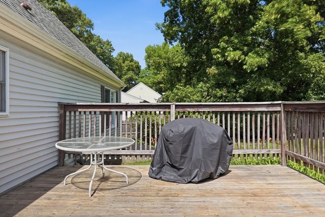 10 Scandinavia Ave, Worcester, MA 01603
