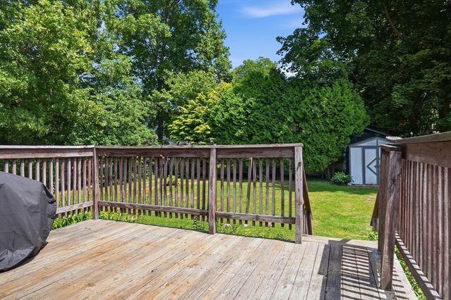 10 Scandinavia Ave, Worcester, MA 01603