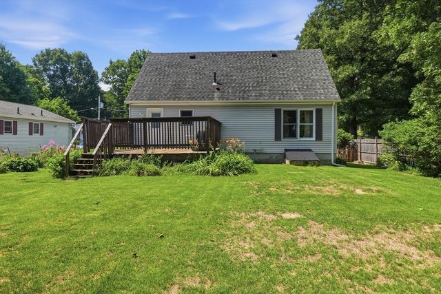 10 Scandinavia Ave, Worcester, MA 01603