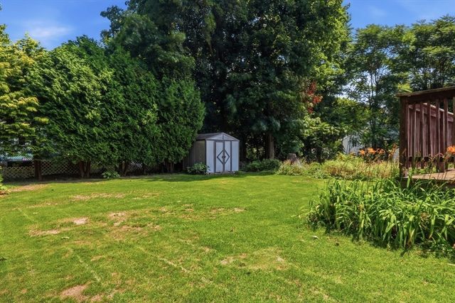 10 Scandinavia Ave, Worcester, MA 01603