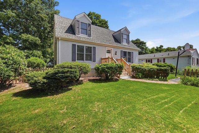 10 Scandinavia Ave, Worcester, MA 01603