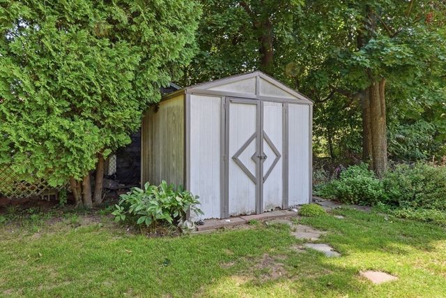10 Scandinavia Ave, Worcester, MA 01603