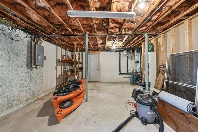 10 Scandinavia Ave, Worcester, MA 01603