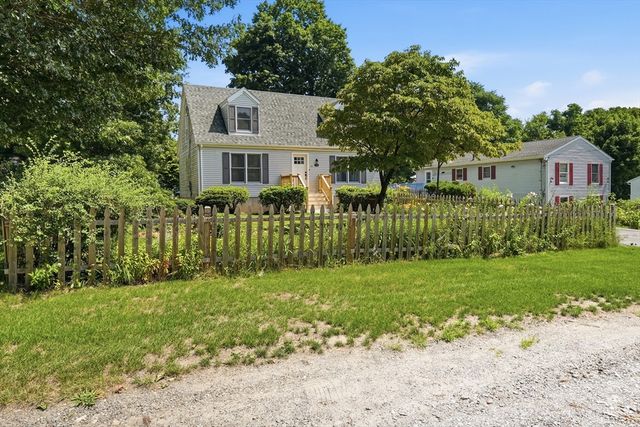 10 Scandinavia Ave, Worcester, MA 01603