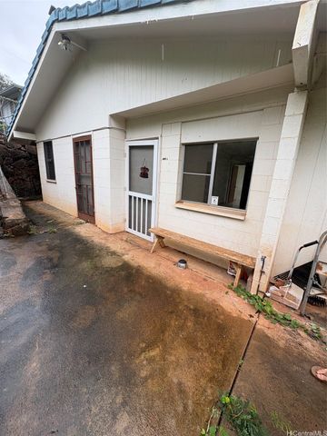 835 Puu Kula Drive, Pearl City, HI 96782