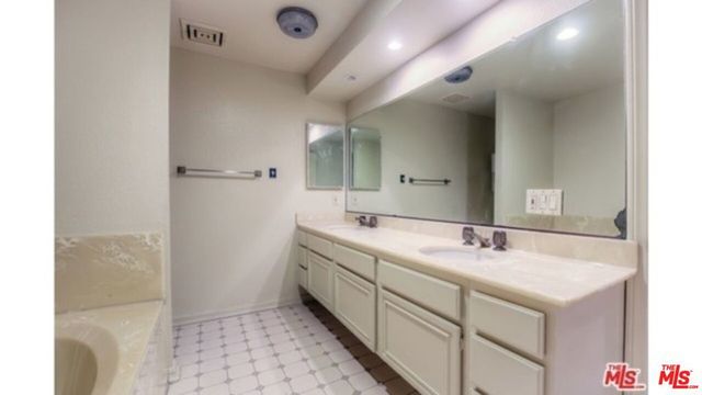 1854 S Beverly Glen Boulevard 101, Los Angeles, CA 90025