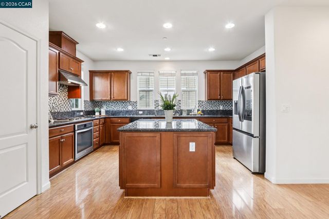 6759 S Mariposa Ln, Dublin, CA 94568