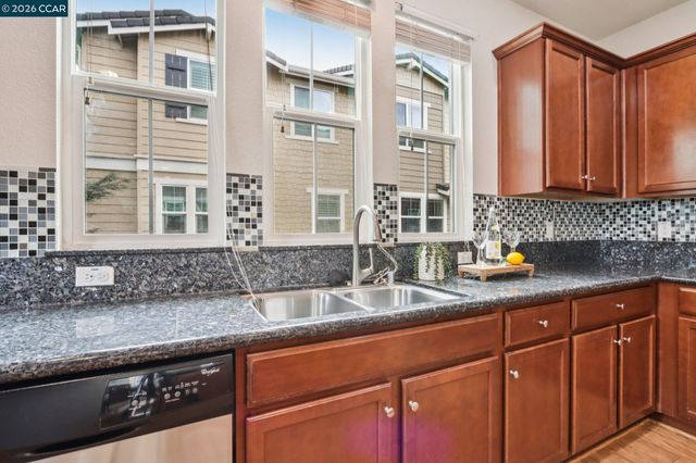 6759 S Mariposa Ln, Dublin, CA 94568