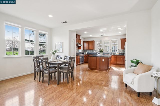 6759 S Mariposa Ln, Dublin, CA 94568