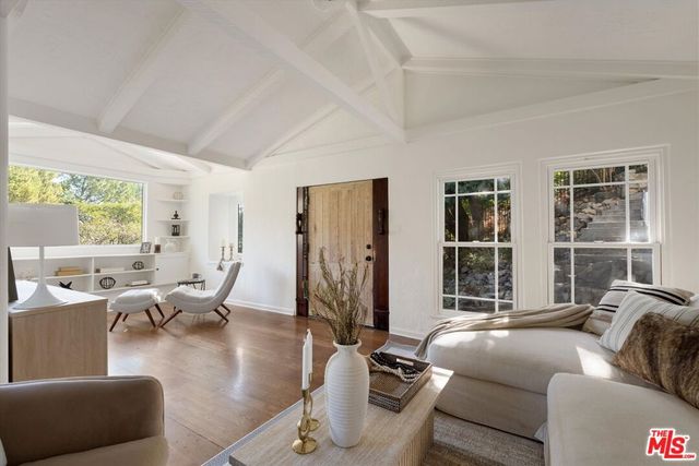 5514 Canyonside Road, La Crescenta, CA 91214