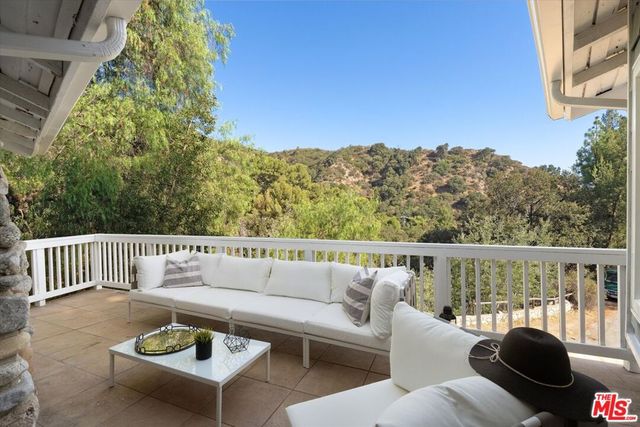 5514 Canyonside Road, La Crescenta, CA 91214