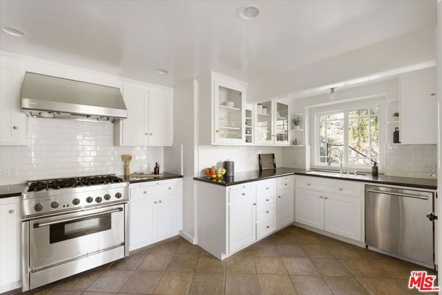 5514 Canyonside Road, La Crescenta, CA 91214