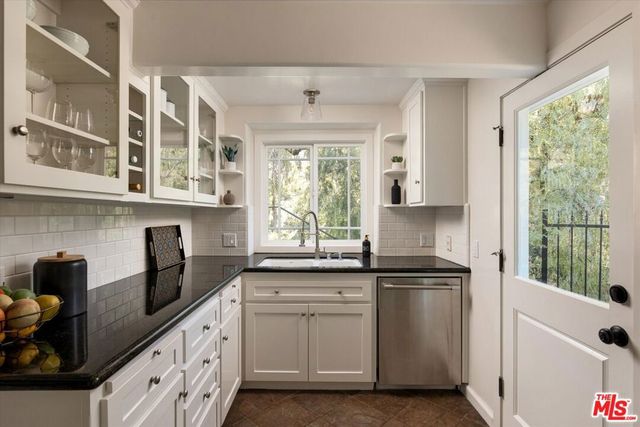 5514 Canyonside Road, La Crescenta, CA 91214