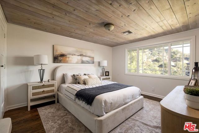5514 Canyonside Road, La Crescenta, CA 91214