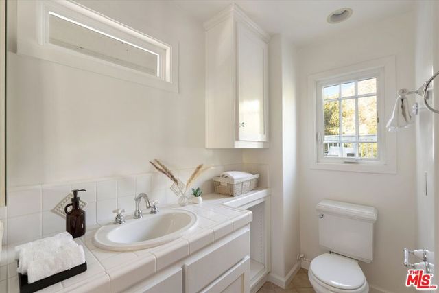 5514 Canyonside Road, La Crescenta, CA 91214