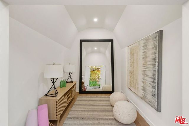 5514 Canyonside Road, La Crescenta, CA 91214