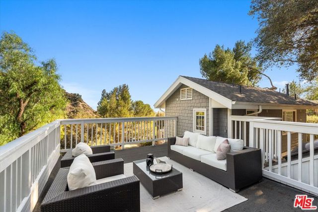 5514 Canyonside Road, La Crescenta, CA 91214