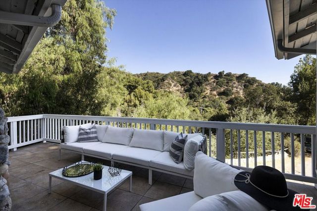5514 Canyonside Road, La Crescenta, CA 91214