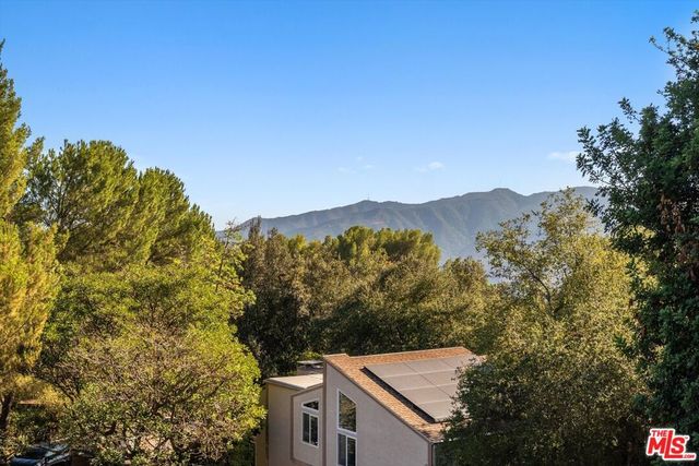5514 Canyonside Road, La Crescenta, CA 91214