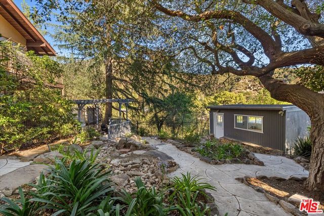 5514 Canyonside Road, La Crescenta, CA 91214