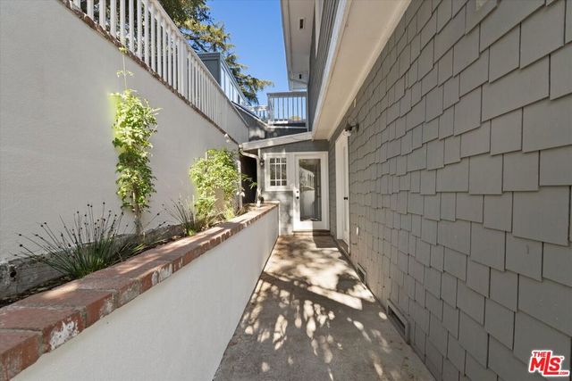 5514 Canyonside Road, La Crescenta, CA 91214