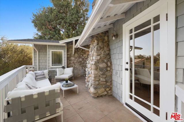 5514 Canyonside Road, La Crescenta, CA 91214