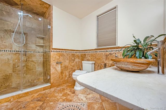 47-56 Glenwood Street, Little Neck, NY 11362