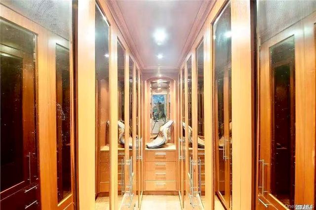 47-56 Glenwood Street, Little Neck, NY 11362