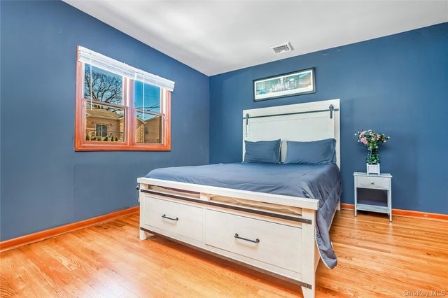 47-56 Glenwood Street, Little Neck, NY 11362