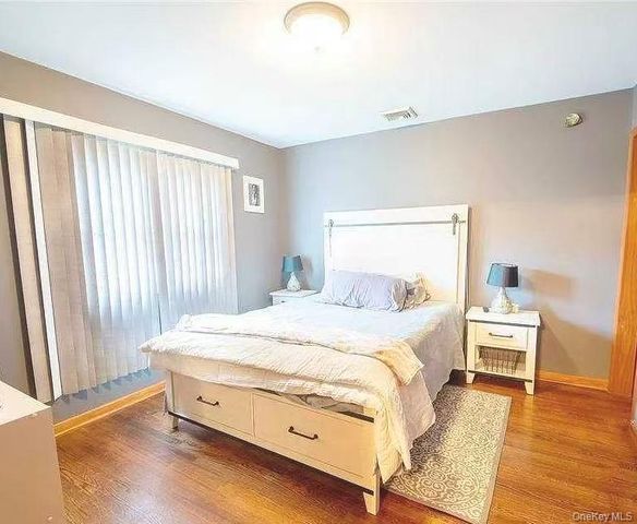 47-56 Glenwood Street, Little Neck, NY 11362