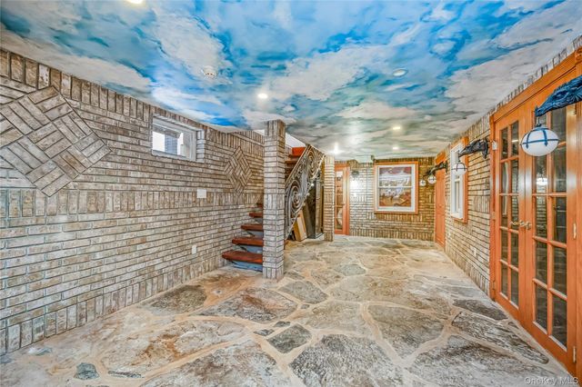 47-56 Glenwood Street, Little Neck, NY 11362