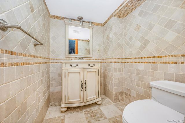 47-56 Glenwood Street, Little Neck, NY 11362