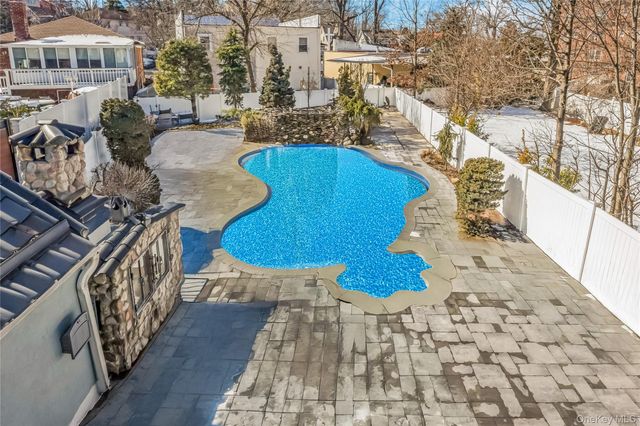 47-56 Glenwood Street, Little Neck, NY 11362