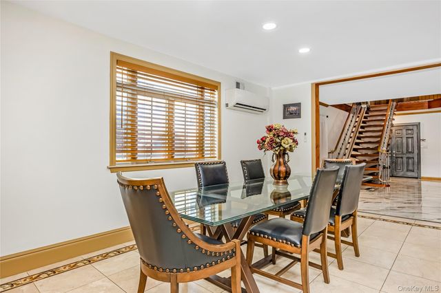 47-56 Glenwood Street, Little Neck, NY 11362