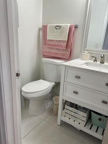 172 Camden, West Palm Beach, FL 33417