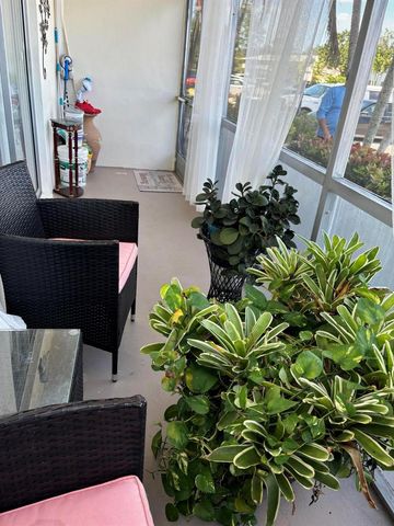 172 Camden, West Palm Beach, FL 33417