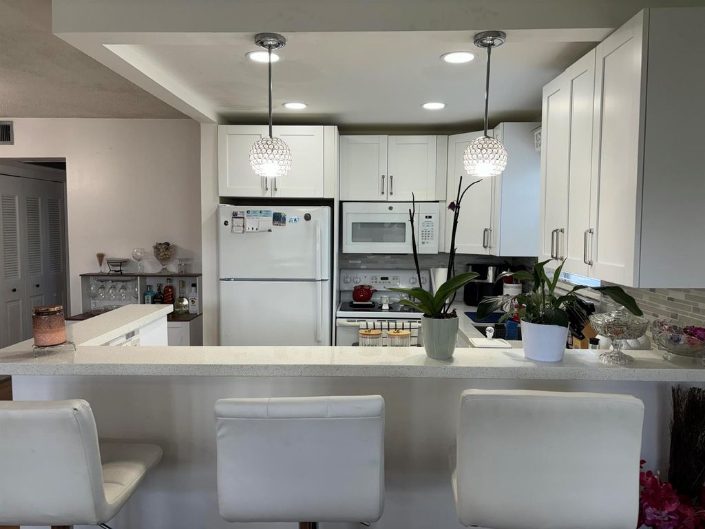 172 Camden, West Palm Beach, FL 33417