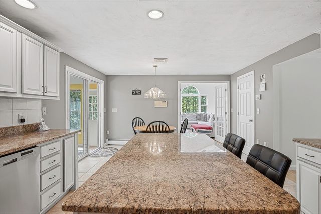 28 Wood Dr, Mendon, MA 01756