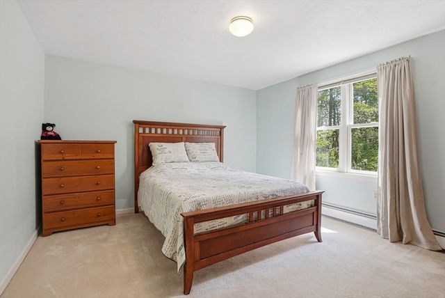 28 Wood Dr, Mendon, MA 01756
