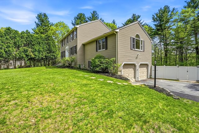 28 Wood Dr, Mendon, MA 01756