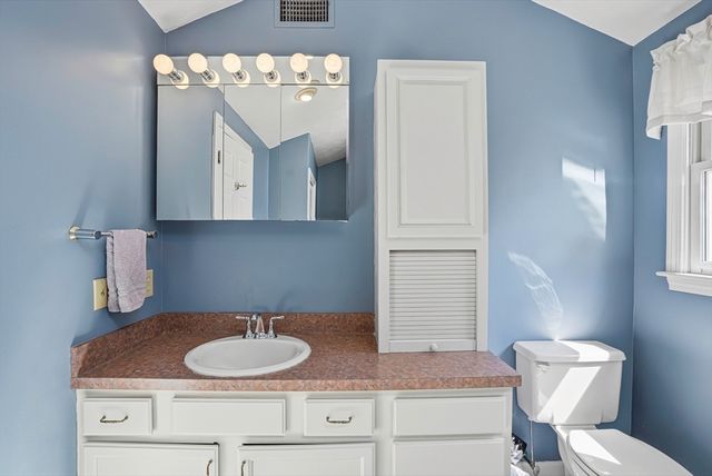 28 Wood Dr, Mendon, MA 01756
