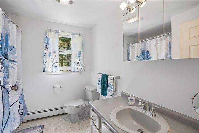 28 Wood Dr, Mendon, MA 01756