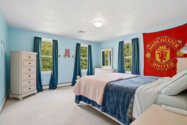 28 Wood Dr, Mendon, MA 01756