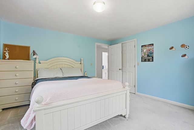 28 Wood Dr, Mendon, MA 01756