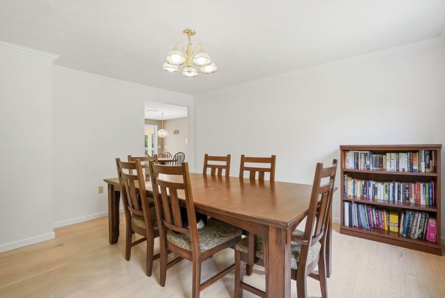 28 Wood Dr, Mendon, MA 01756