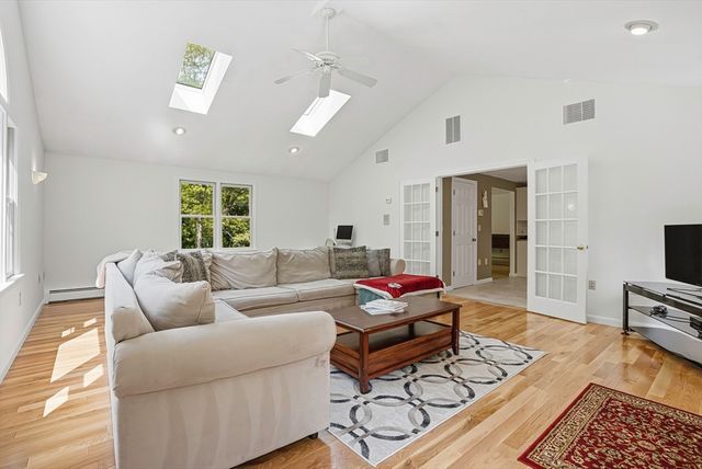 28 Wood Dr, Mendon, MA 01756