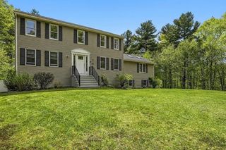 28 Wood Dr, Mendon, MA 01756
