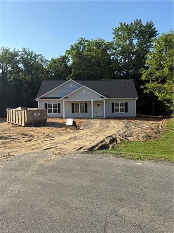 104 Meta Breeze Lane, Mocksville, NC 27028