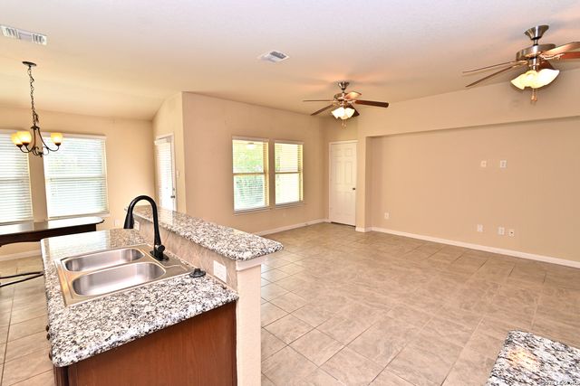 2675 DIAMONDBACK TRL, New Braunfels, TX 78130