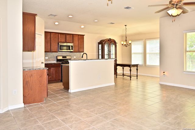 2675 DIAMONDBACK TRL, New Braunfels, TX 78130